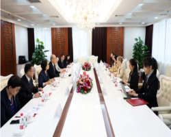张军会见联合国副秘书长、联合国环境规划署执行主任英格·安德森